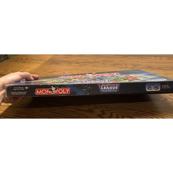 The Justice League of America MONOPOLY COLLECTOR'S EDITION Board Game - COMPLETE - Picture 2 of 13
